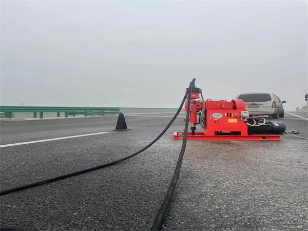 武胜马路路基路面开裂下沉注浆加固灌浆